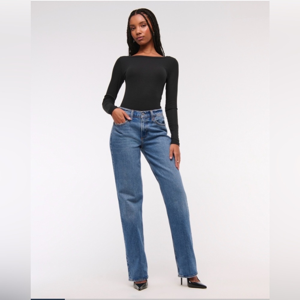 Abercrombie The Baggy Low Rise Curve Love Jeans in Medium Blue